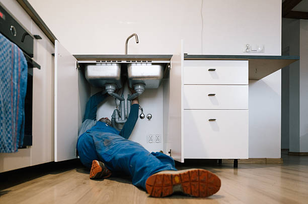 Professional Leak Detection technician working in Elkton, FL